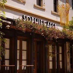 bohemian-sophie-korce.albaniahotels.org/